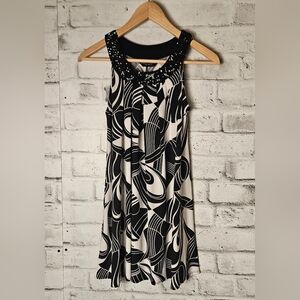 Chic Black and White Sleeveless Dress
